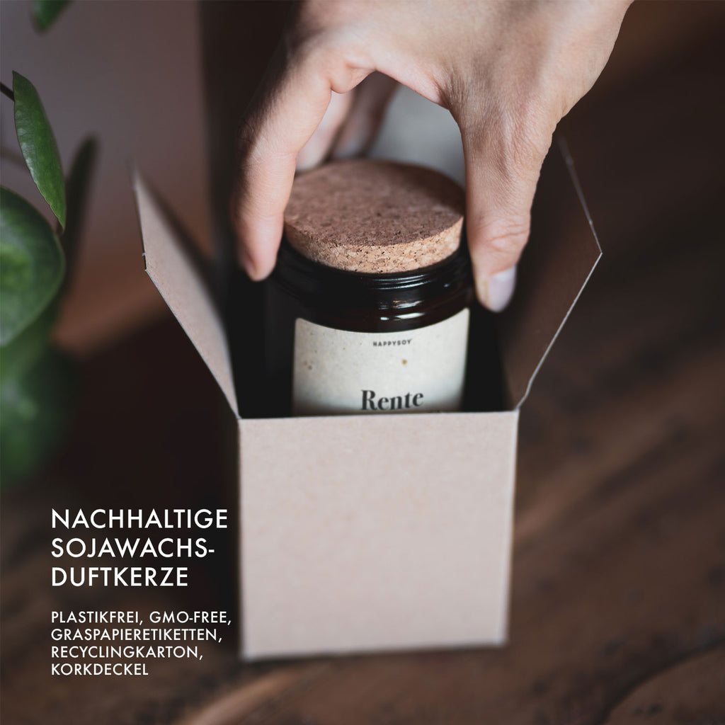 sojawachs-duftkerze-apothekerglas-rente-substantiv-feminin-die-die-faehigkeit-das-zutun-was-man-will-wann-man-will-siehe-hygge